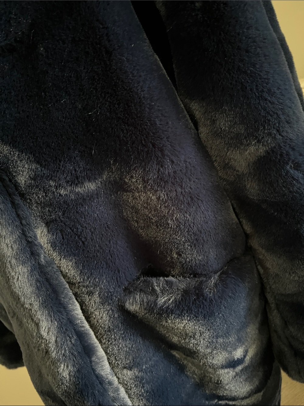 Faux fur coat size L. - Picture 3 of 8